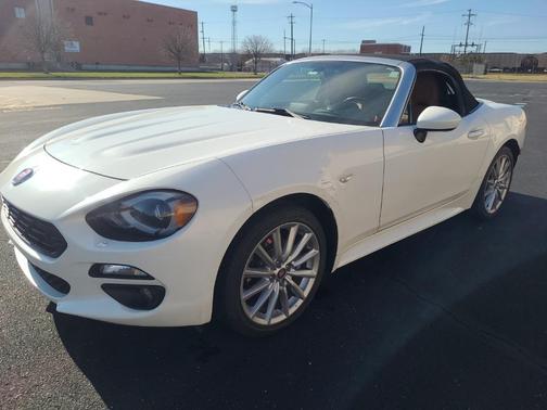 2019 FIAT 124 Spider Base