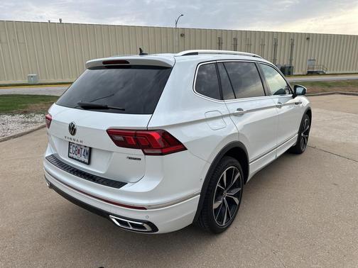 2023 Volkswagen Tiguan 2.0T SEL R-Line 4MOTION