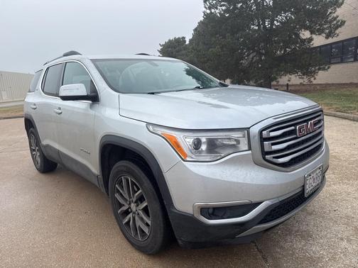 2017 GMC Acadia SLE-2