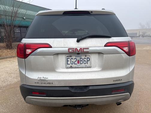 2017 GMC Acadia SLE-2