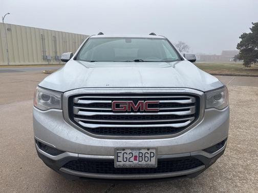 2017 GMC Acadia SLE-2