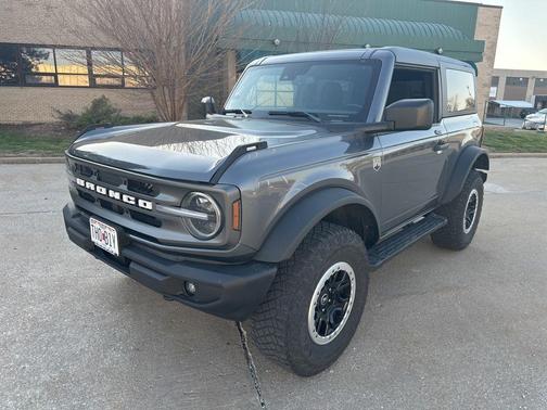 CARBONIZED GRAY METALLIC 2023 Ford Bronco Big Bend