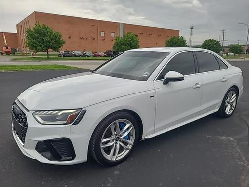 2022 Audi A4 45 S line Premium Plus