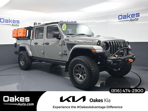Sting-Gray Clearcoat 2023 Jeep Gladiator Freedom 4x4