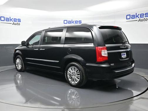 2016 Chrysler Town & Country Limited