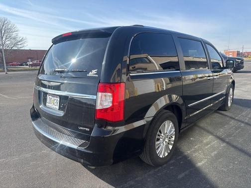 2016 Chrysler Town & Country Limited