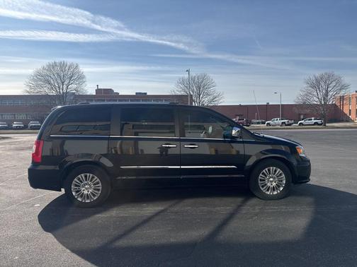 2016 Chrysler Town & Country Limited