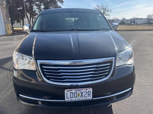2016 Chrysler Town & Country Limited