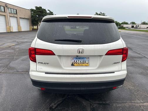White Diamond Pearl 2016 Honda Pilot EX-L