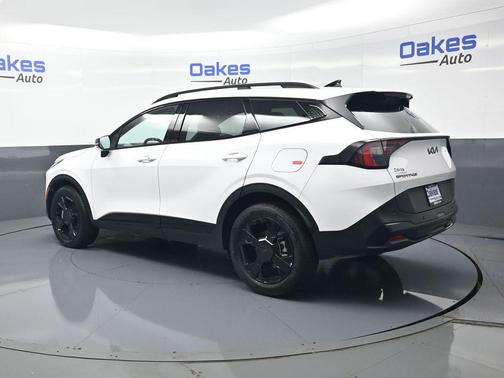 Glacial White Pearl 2026 Kia Sportage X-Line