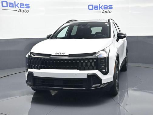 Glacial White Pearl 2026 Kia Sportage X-Line