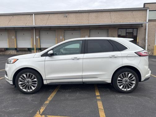 STAR WHITE 2024 Ford Edge Titanium