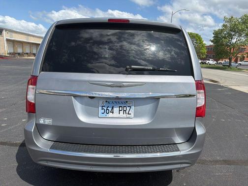 Billet Silver Metallic Clearcoat 2013 Chrysler Town & Country Touring-L