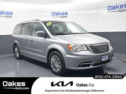 Billet Silver Metallic Clearcoat 2013 Chrysler Town & Country Touring-L