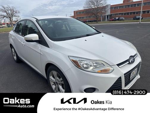 OXFORD WHITE 2014 Ford Focus SE