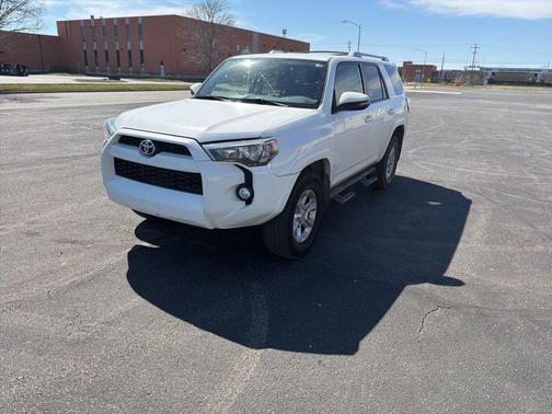 Super White 2018 Toyota 4Runner SR5 Premium