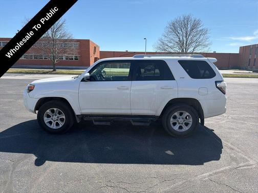Super White 2018 Toyota 4Runner SR5 Premium