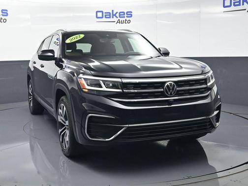 Deep Black 2022 Volkswagen Atlas Cross Sport 3.6L V6 SEL Premium R-Line