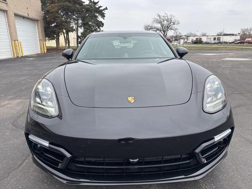 2019 Porsche Panamera GTS