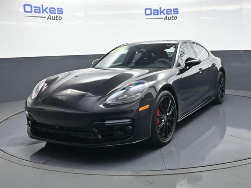 Carmine Red 2019 Porsche Panamera GTS