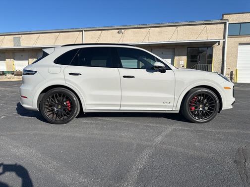 2021 Porsche Cayenne GTS