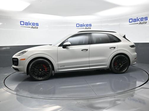 2021 Porsche Cayenne GTS