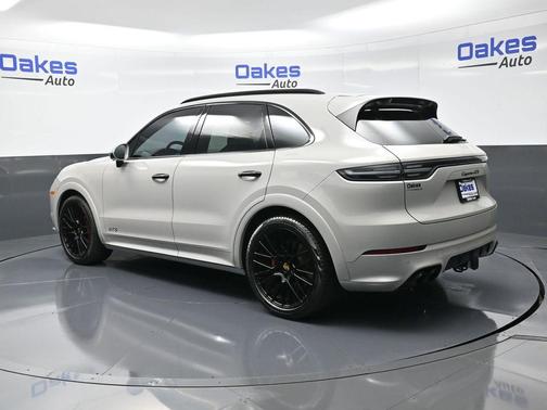 2021 Porsche Cayenne GTS