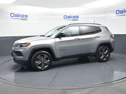 Billet Silver Metallic Clearcoat 2022 Jeep Compass Latitude Lux