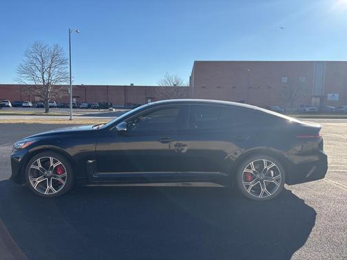 2019 Kia Stinger GT2
