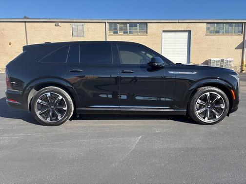 2025 Cadillac Escalade IQ Sport 1