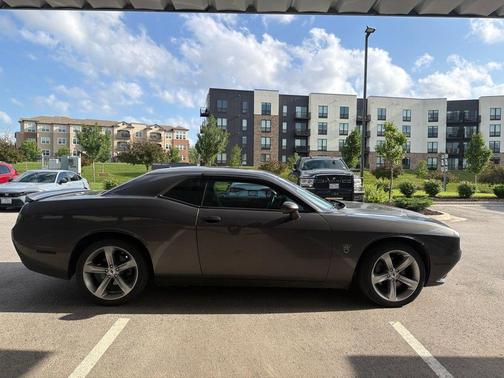 Granite Pearlcoat 2018 Dodge Challenger R/T