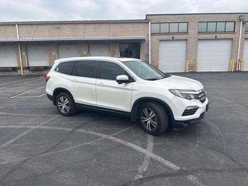 White Diamond Pearl 2018 Honda Pilot EX-L