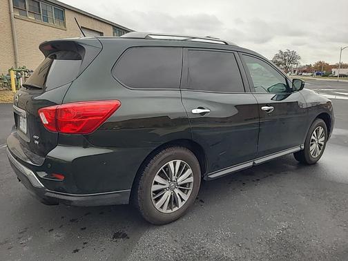 2018 Nissan Pathfinder SV