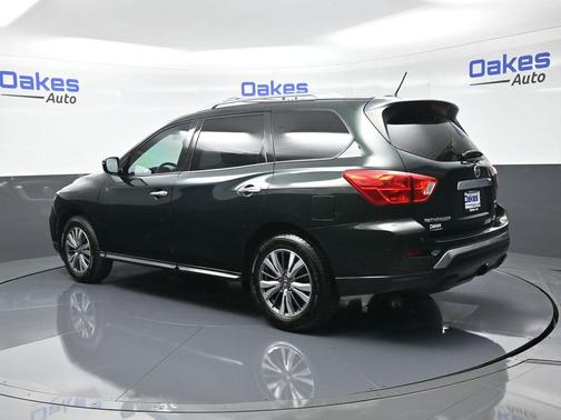 2018 Nissan Pathfinder SV