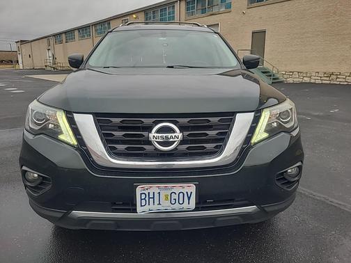 2018 Nissan Pathfinder SV