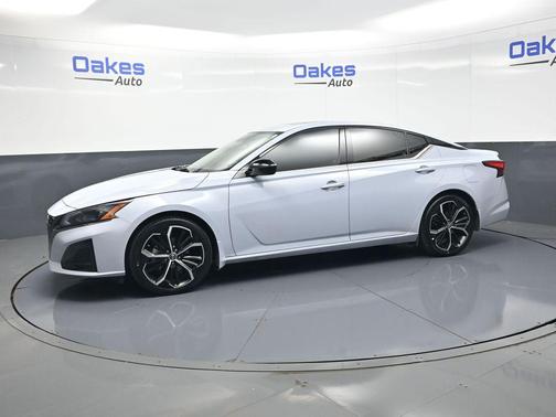 Gray Sky Pearl 2023 Nissan Altima SR FWD