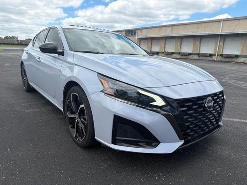 Gray Sky Pearl 2023 Nissan Altima SR FWD