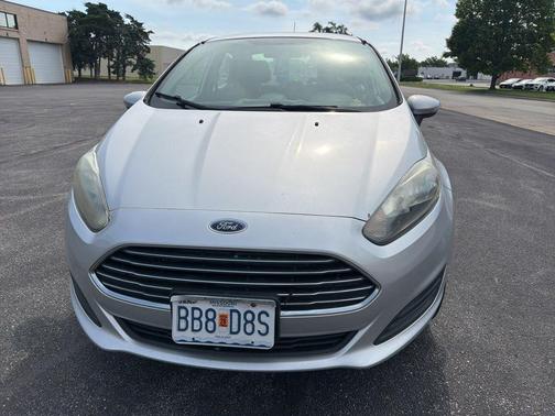 INGOT SILVER 2016 Ford Fiesta SE