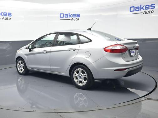 INGOT SILVER 2016 Ford Fiesta SE