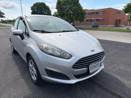 INGOT SILVER 2016 Ford Fiesta SE