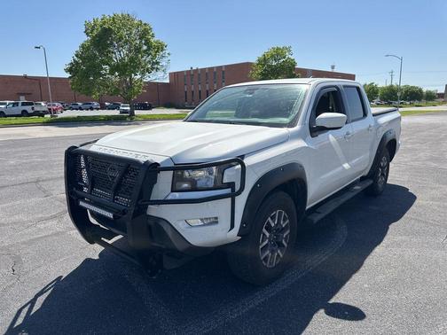 Glacier White 2023 Nissan Frontier SV