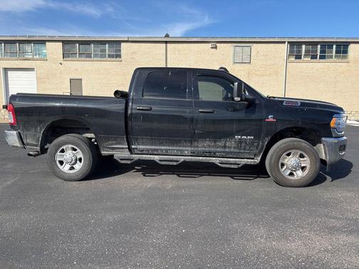 2021 RAM 2500 Tradesman Crew Cab 4x4 6'4' Box