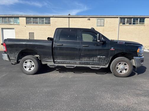2021 RAM 2500 Tradesman Crew Cab 4x4 6'4' Box