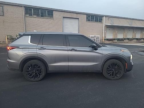 2022 Mitsubishi Outlander Black Edition S-AWC