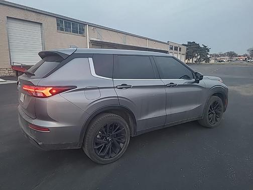2022 Mitsubishi Outlander Black Edition S-AWC