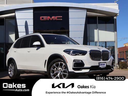 White Metallic 2021 BMW X5 sDrive40i