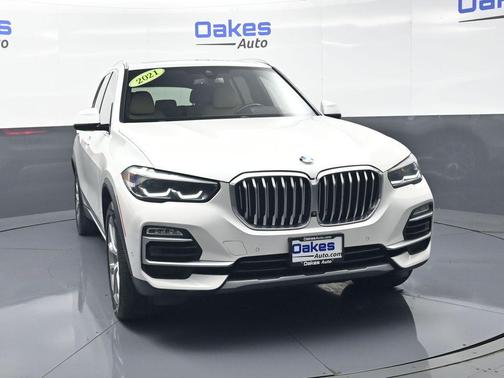 White Metallic 2021 BMW X5 sDrive40i