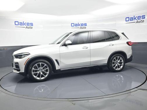 White Metallic 2021 BMW X5 sDrive40i