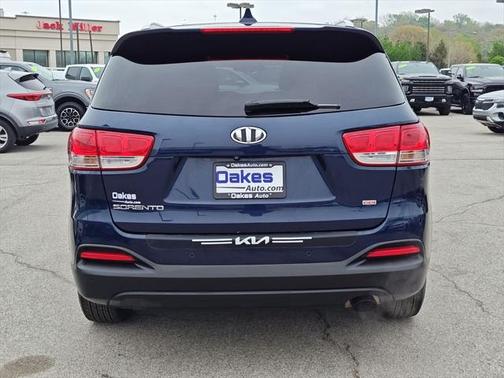 2017 Kia Sorento LX