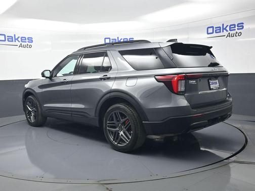 CARBONIZED GRAY METALLIC 2025 Ford Explorer ST-Line